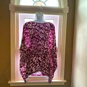 Oversized batwing top. Size Small